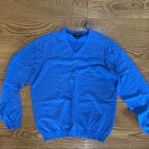 Brook brother v neck sweater 80% merino